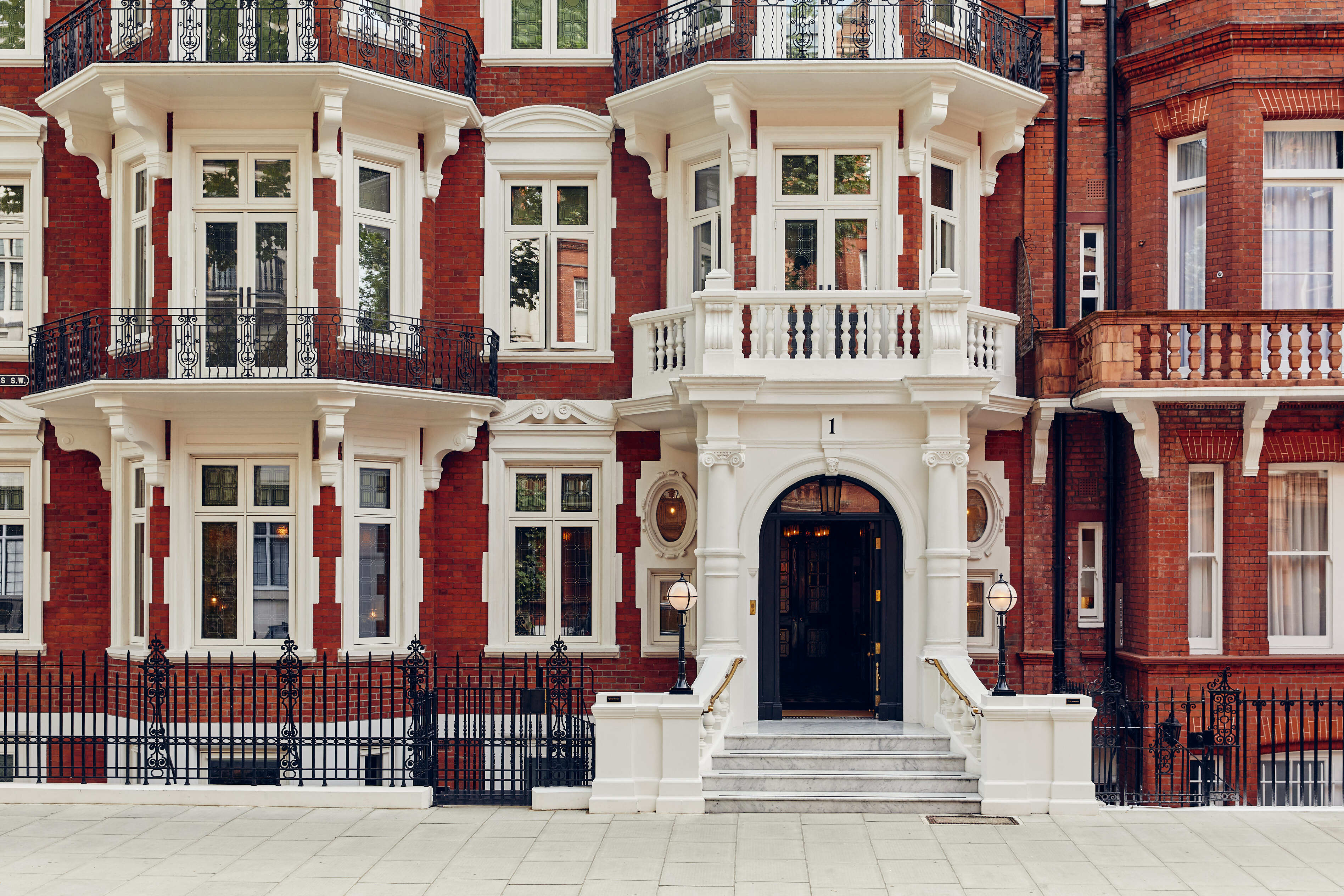 Hotel Costes : Luxury 5 stars Hotel in Paris near Vendome