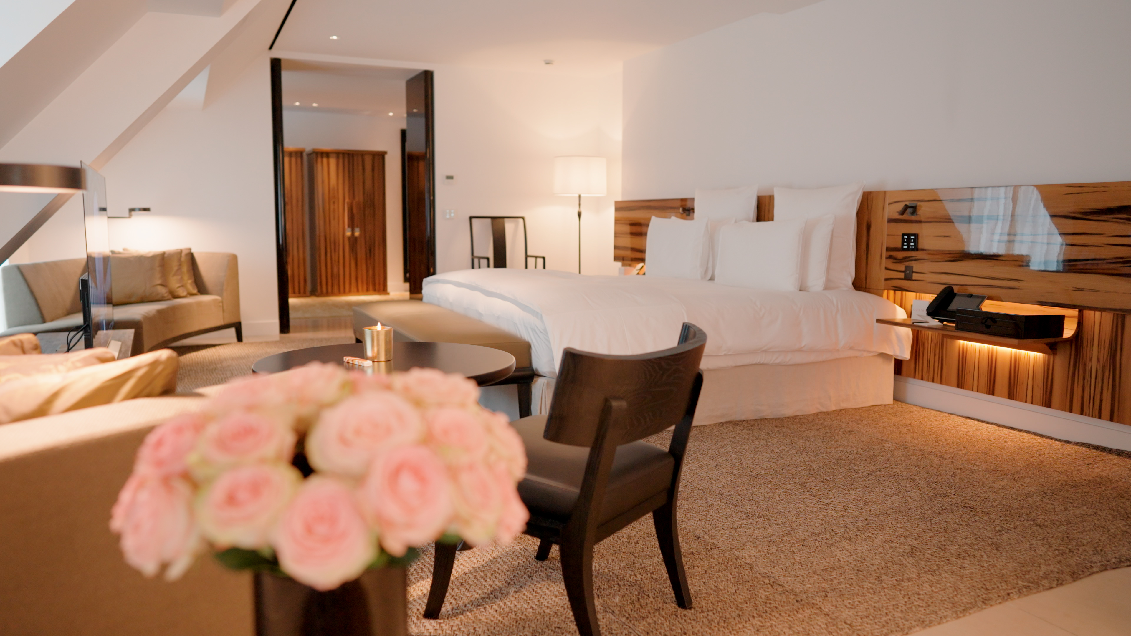 Rooms and suites 