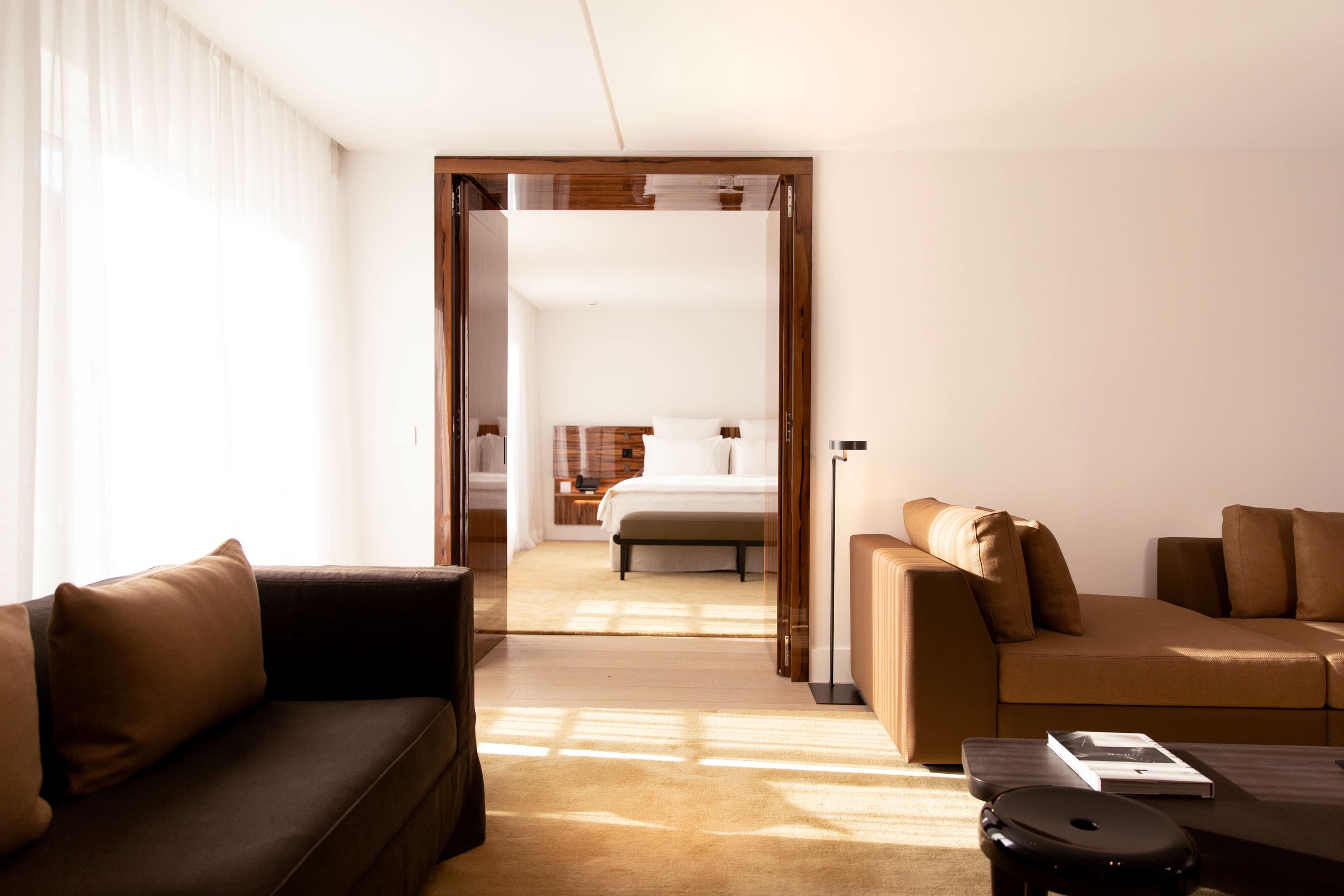 Rooms and suites 