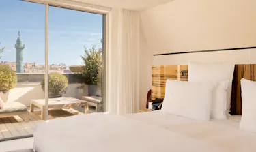 Rooms and suites 